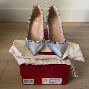 Valentino rockstud silver 3.5” heel pumps size 39